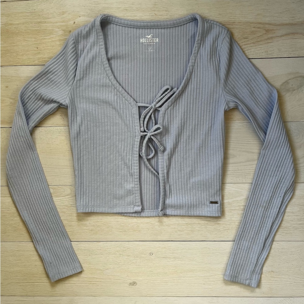 Hollister XS front tie sweater with stretch